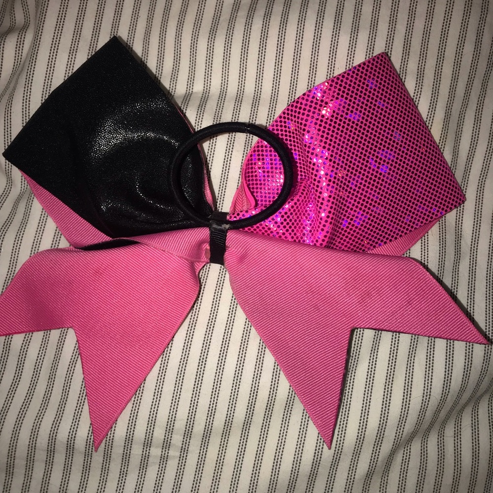 Cheer bow - Picture 2 of 2